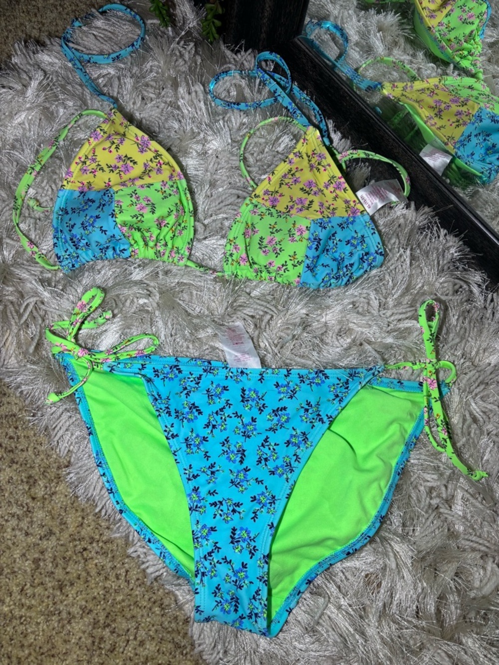 -🌸5/$25🌸No Boundaries Printed Two Piece Bikini Swimsuit Size L/XL - Picture 6 of 12